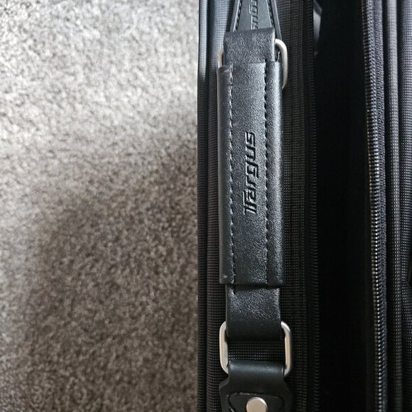 Targus Black Laptop/Electronics Case w.o. Strap - Fits up to 17.5" Laptop - Picture 7 of 7